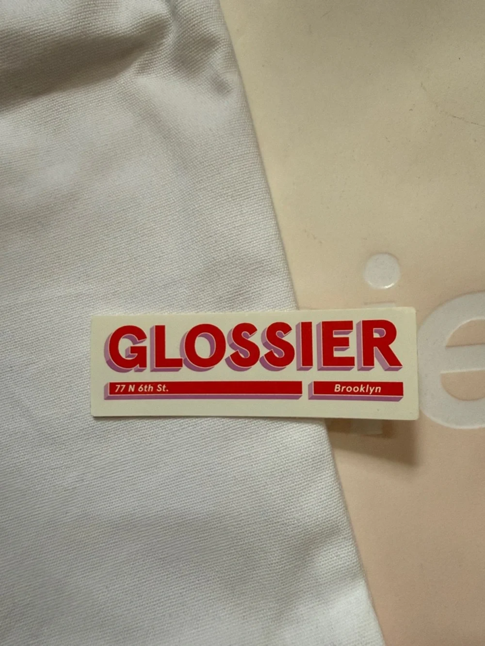 GLOSSIER Mini Beauty Bag
